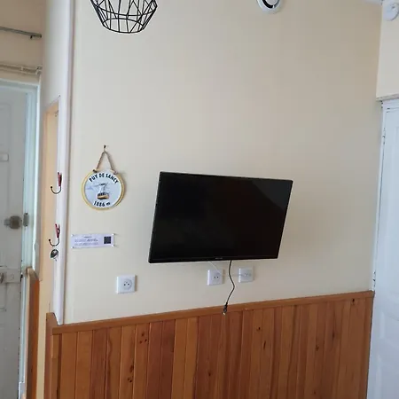 아파트 Geraniums 4 *